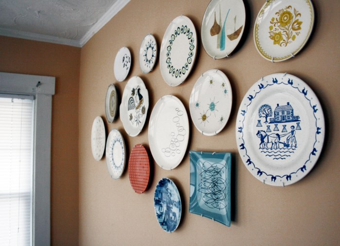 Plates visualhunt walls thrift foter rough making tuscan pottery scattered sensational